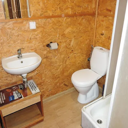 Lakeside Getaway With Family Amenities