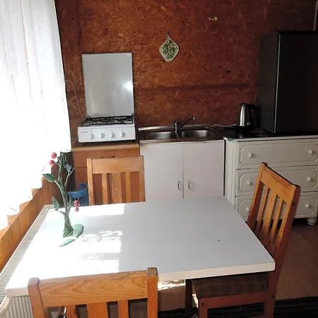 Lakeside Getaway With Family Amenities דירה *